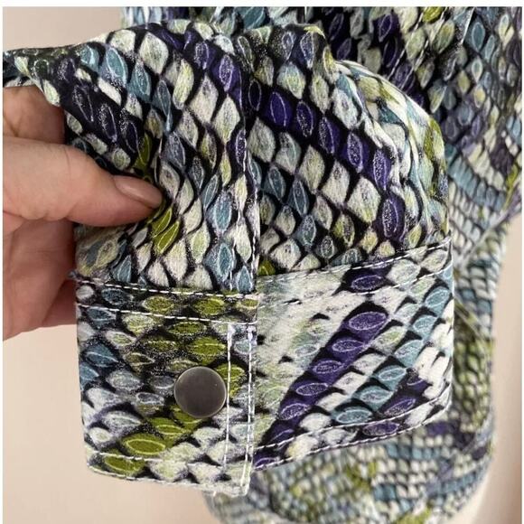 Mob jacket with reptile design by Chicos 2 (10). - Picture 3 of 13